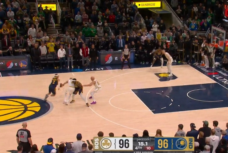 旺财28-关键漏判！裁判报告：西亚卡姆准绝杀之前对怀特掩护犯规